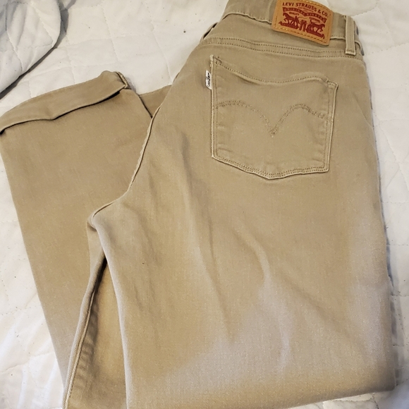 levi capri pants womens
